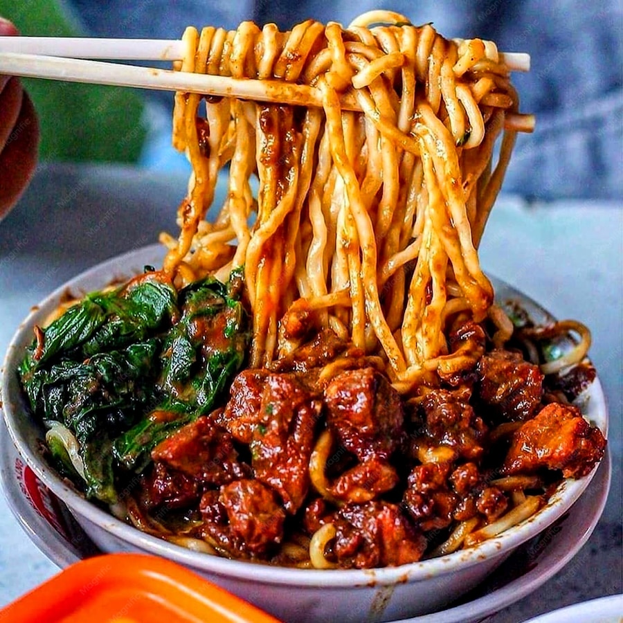 Mie Ayam Nylekamin: Rasa yang Menghantarkan Jiwa ke Cilacap